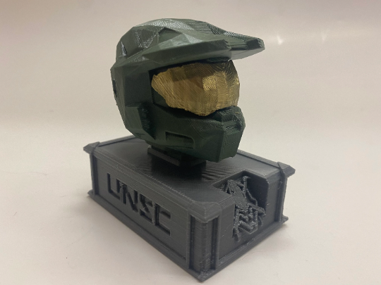 Halo: Fan made customizable mini helmets