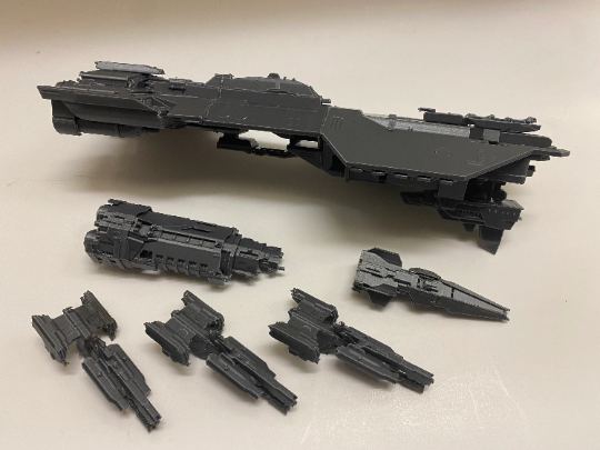 Halo: fan made UNSC battle group model kit