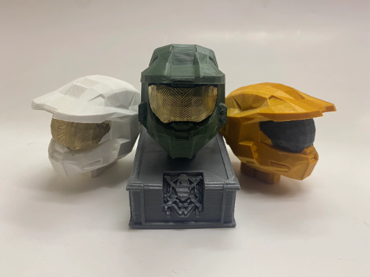 Halo: Fan made customizable mini helmets