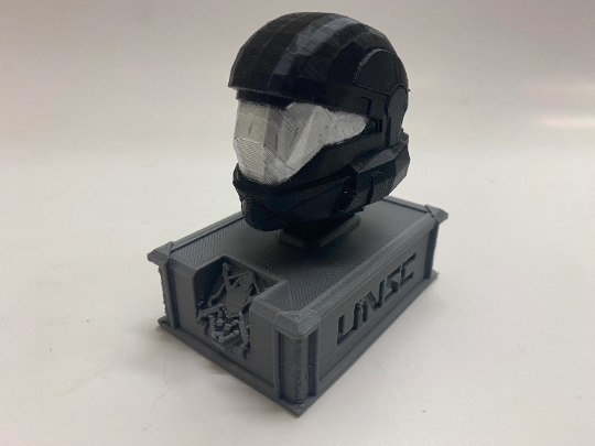 Halo: Fan made customizable mini helmets